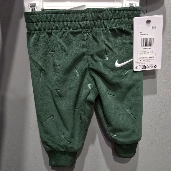 Nike Forest Green Velvet Newborn Bodysuit - Picture 2 of 2